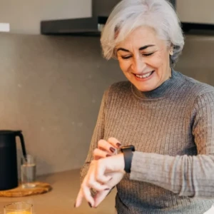 Smart hodinky hl�sia vysok� krvn� tlak: �o to znamen� a �o robi� �alej